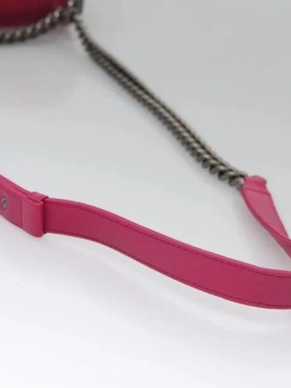 CHANEL brand	chanel color	pink